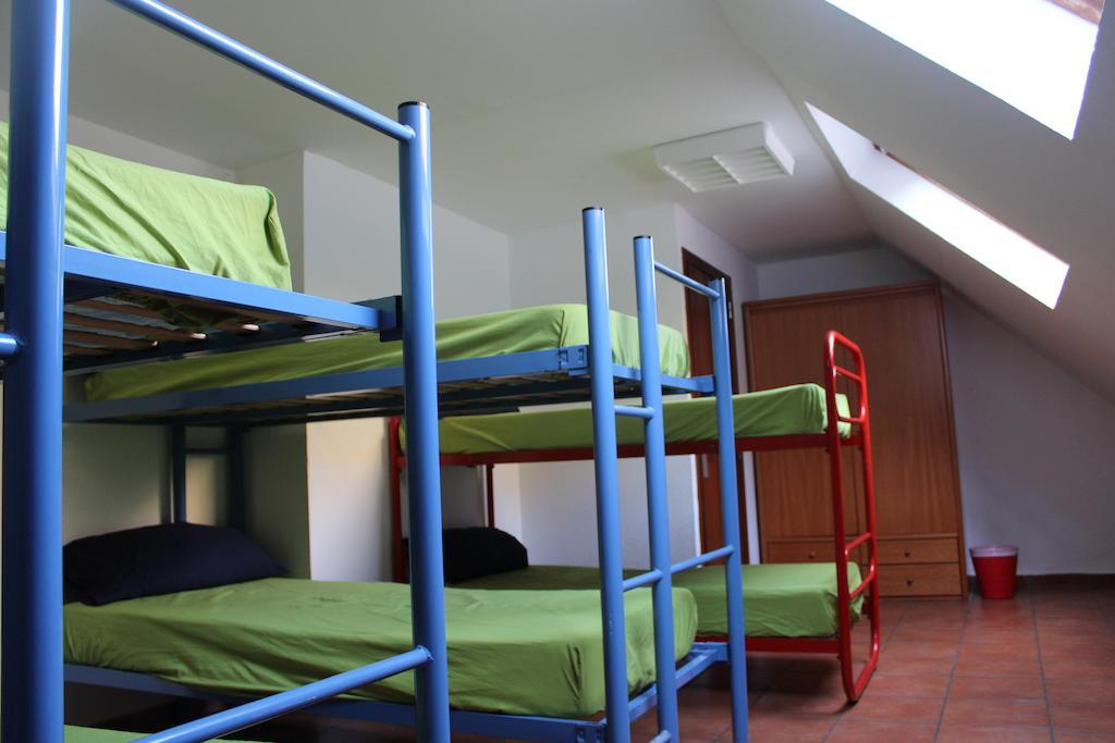 Albergue De Canfranc Estacion Rum bild