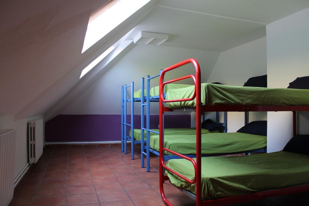 Albergue De Canfranc Estacion Rum bild