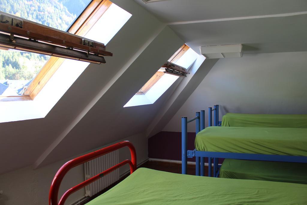 Albergue De Canfranc Estacion Rum bild