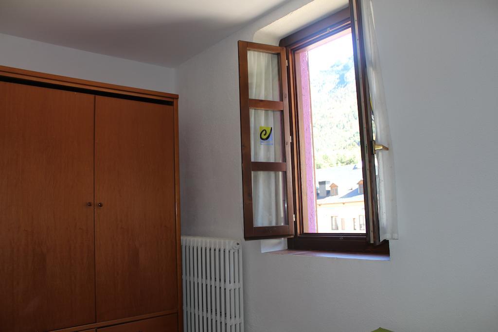 Albergue De Canfranc Estacion Rum bild